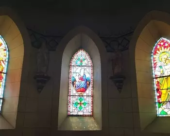 Les vitraux de la Chapelle du Bourniou