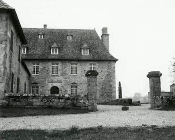 Archives départementales : 45 FI 5660 (1979). Photo André MUZAC. L'entrée du château