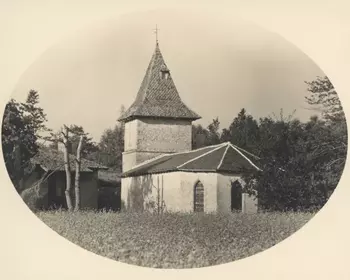 Chapelle du Bourniou : chevet côté est. - Cliché F. Bost. 1936 89 Fi 1032 archives départementales Cantal
